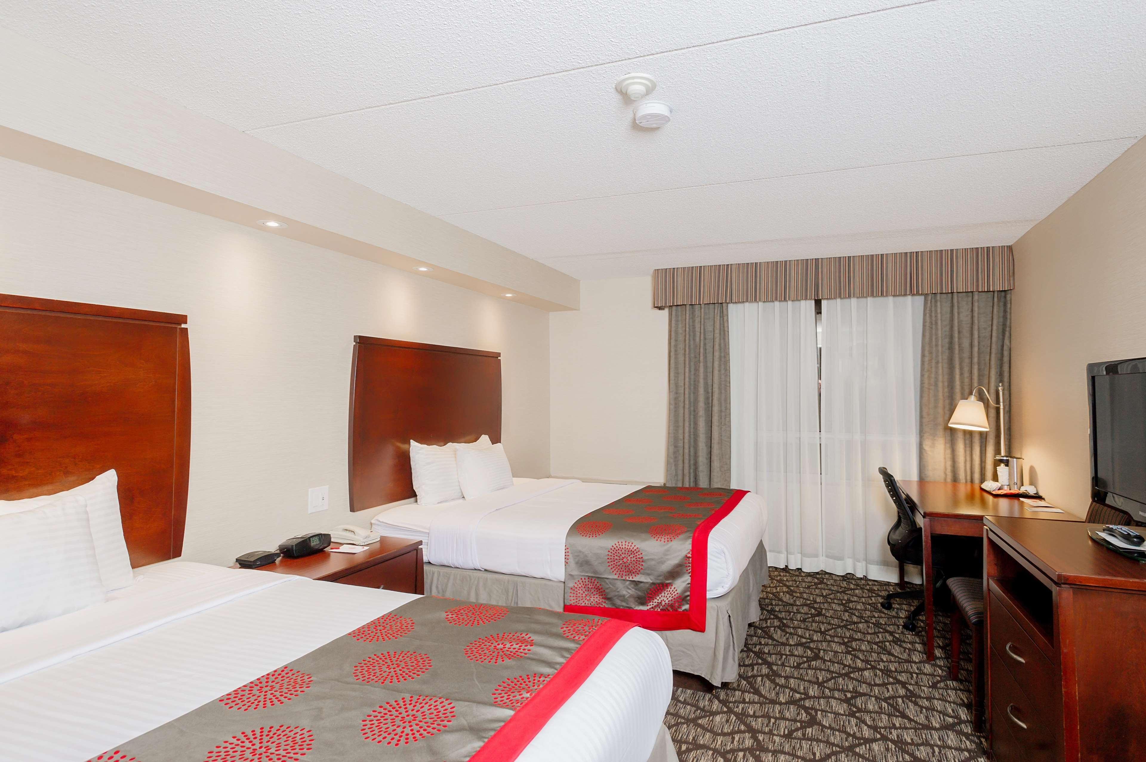 Ramada By Wyndham Niagara Falls By The River Exterior foto
