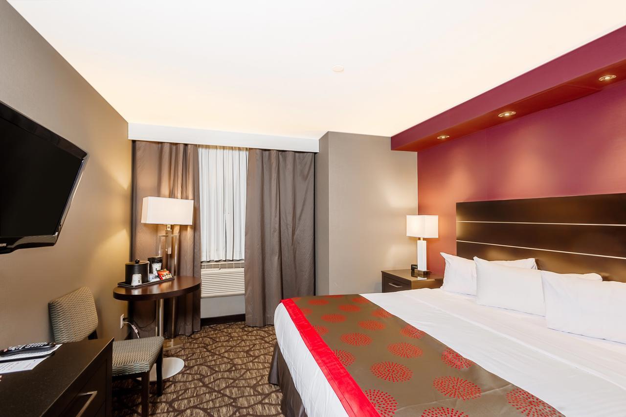 Ramada By Wyndham Niagara Falls By The River Exterior foto